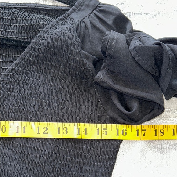 Elegant Black Midi Dress - Picture 8 of 15